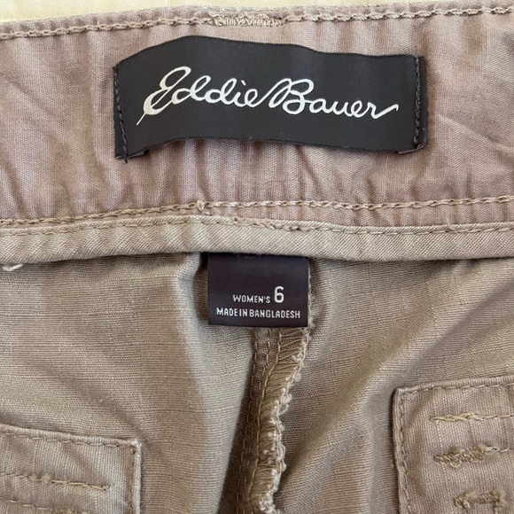 Eddie Bauer Women Size 6 Khaki/Beige Capris - Picture 4 of 4